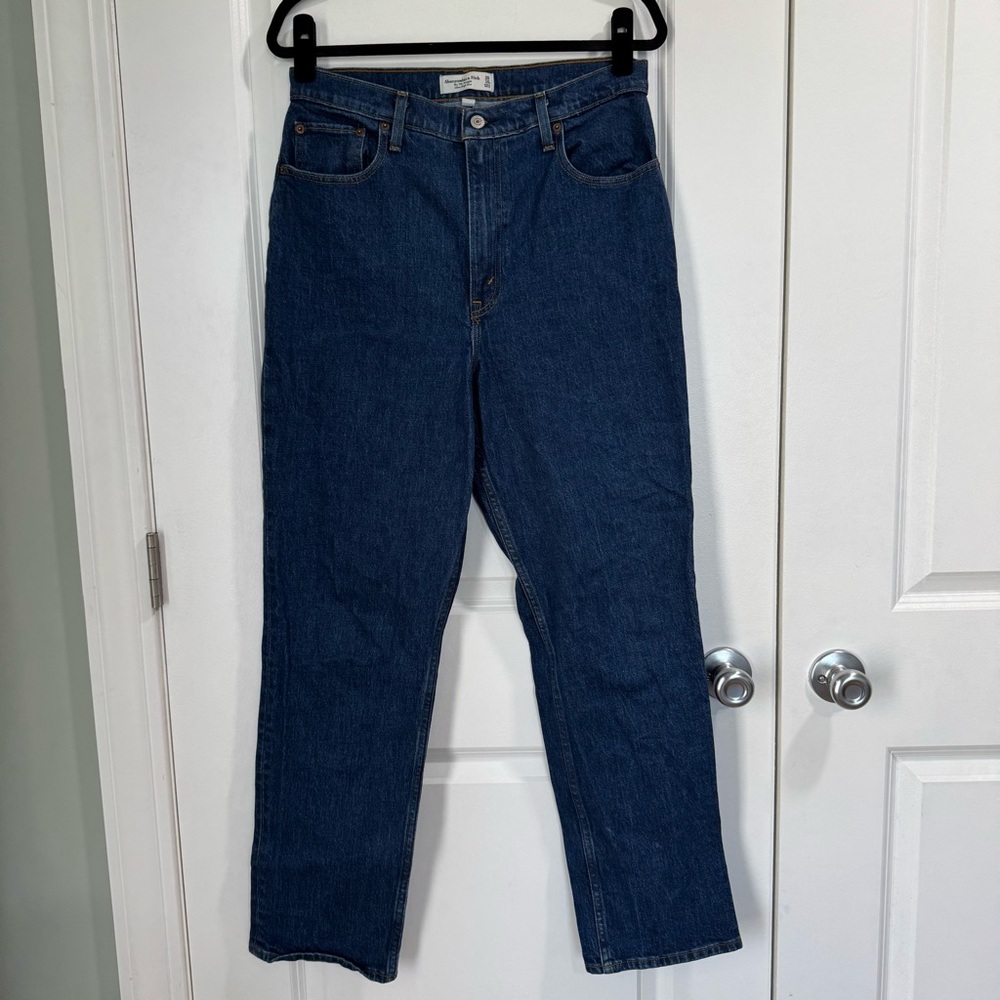 Abercrombie & Fitch Curve Love Ultra High Rise 90s Straight Dark Wash Jeans 30